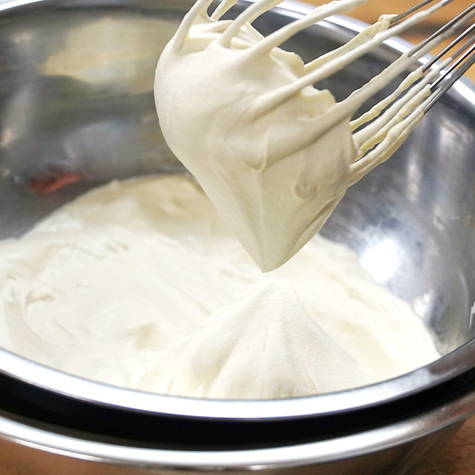 ラベンダー風味の生クリーム